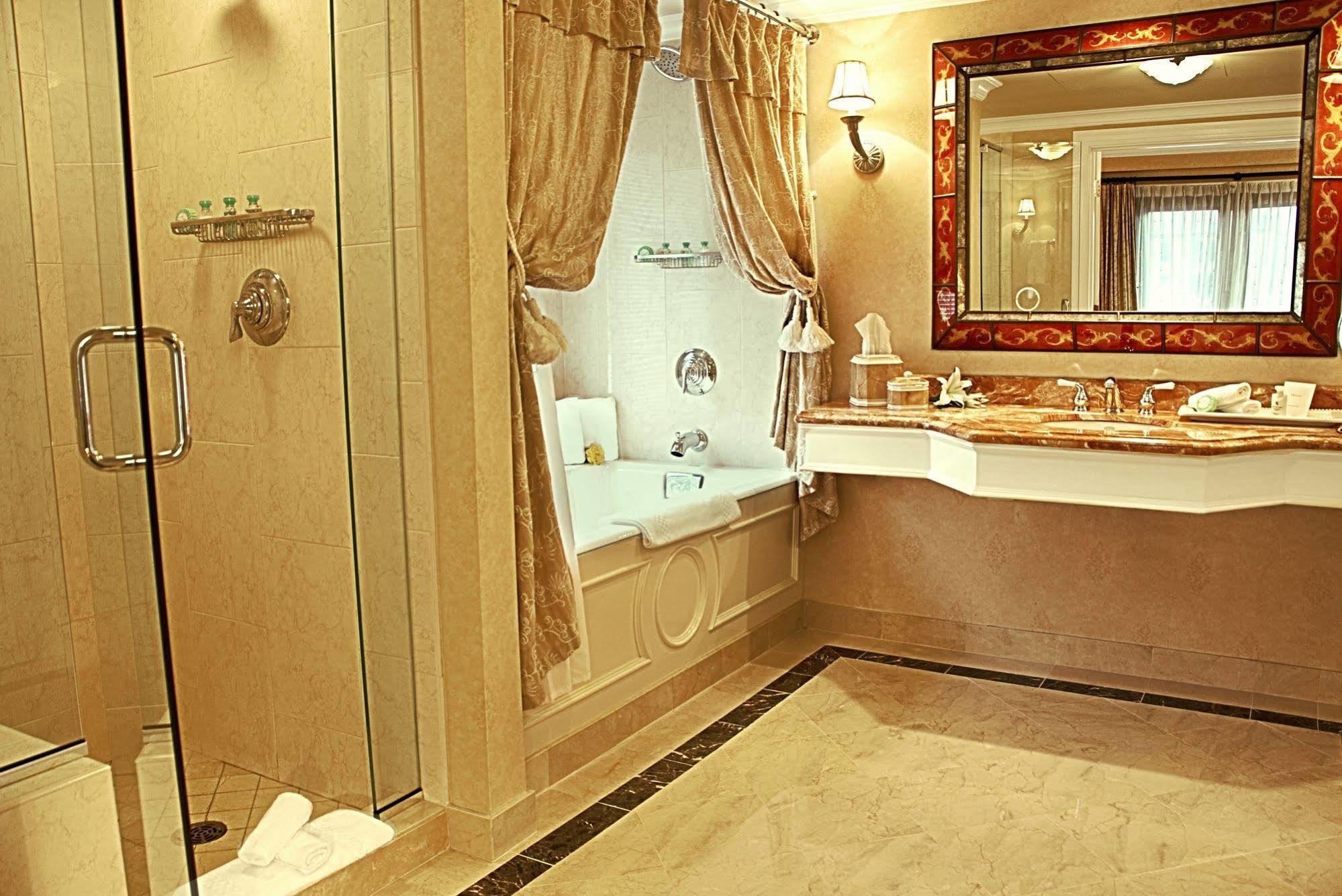 Delamar Greenwich Harbor Bagian luar foto